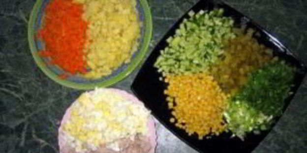 салат оливье с кукурузой