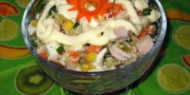 салат оливье с кукурузой