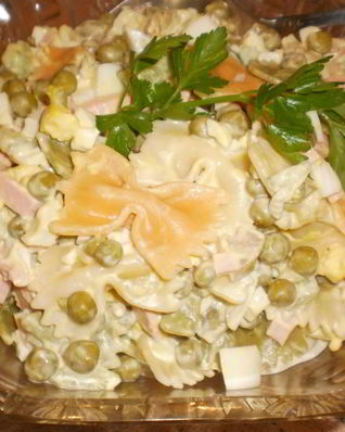Салат Оливье с макаронами