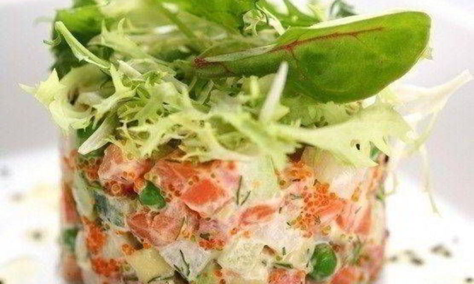 Рецепт салата оливье с семгой и свежим огурцом