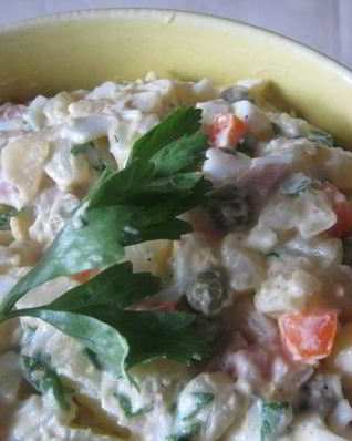 Салат Оливье с ветчиной