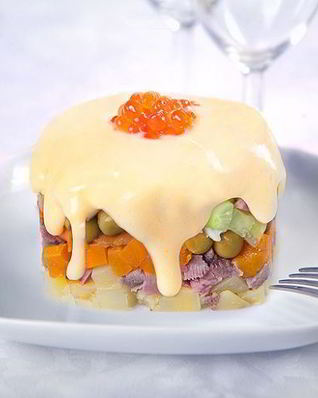 Салат Оливье слоями