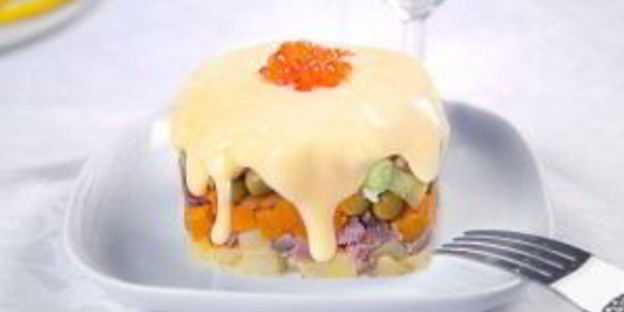 салат оливье слоями