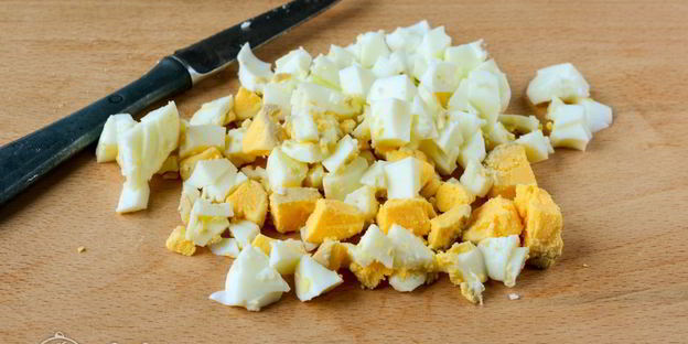 салат оливье со свежим огурцом