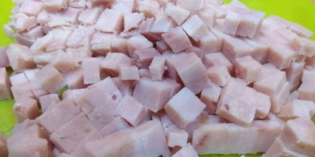 салат оливье в майонезном блинчике