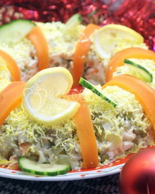 Салат с курицей Праздничное оливье