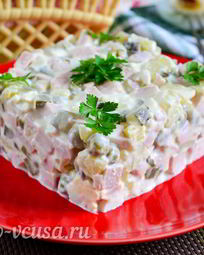 Салаты с колбасой