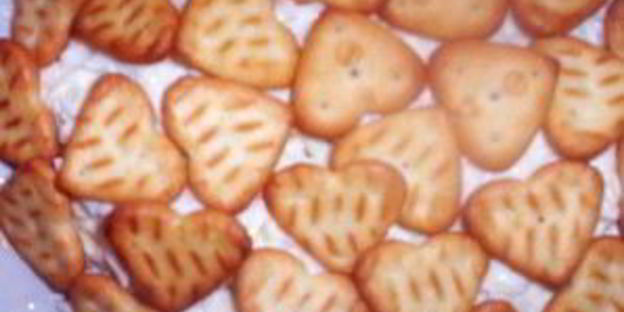 рыбный салат с крекерами