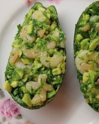 Салат из авокадо и креветок