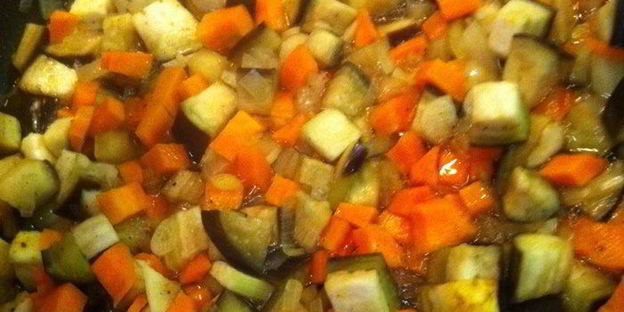 салат из баклажанов и перловки