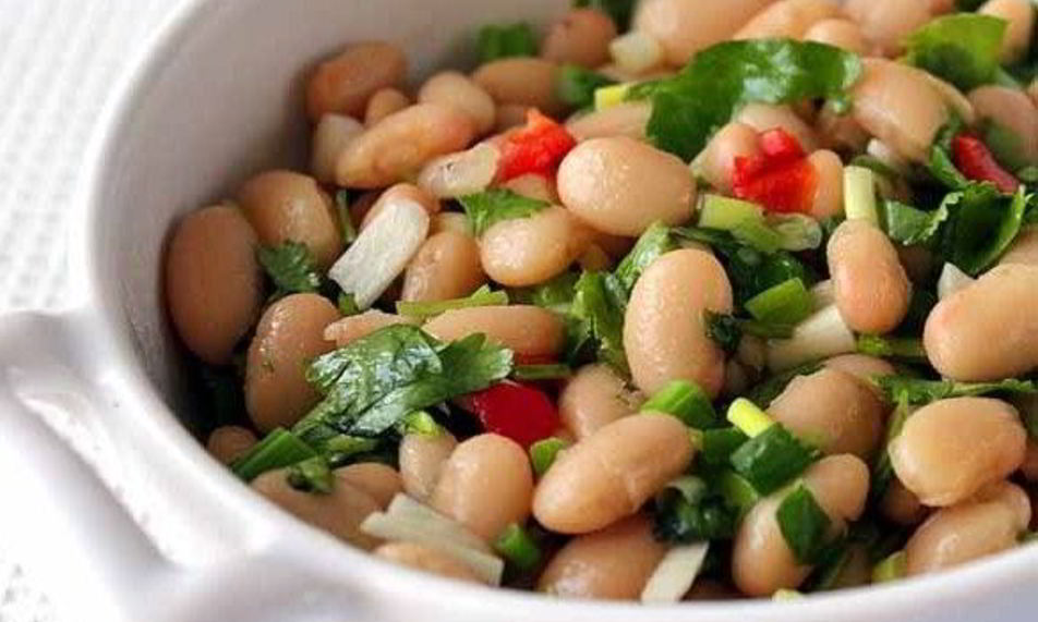 Рецепт салата из фасоли с чесноком