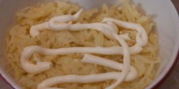 салат из консервированной рыбы