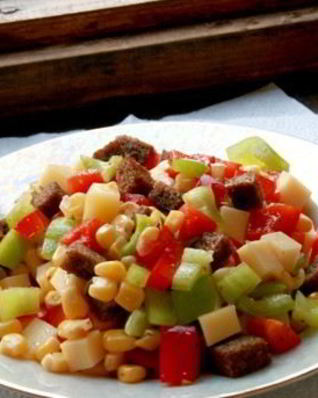 Салат из кукурузы и сухариков