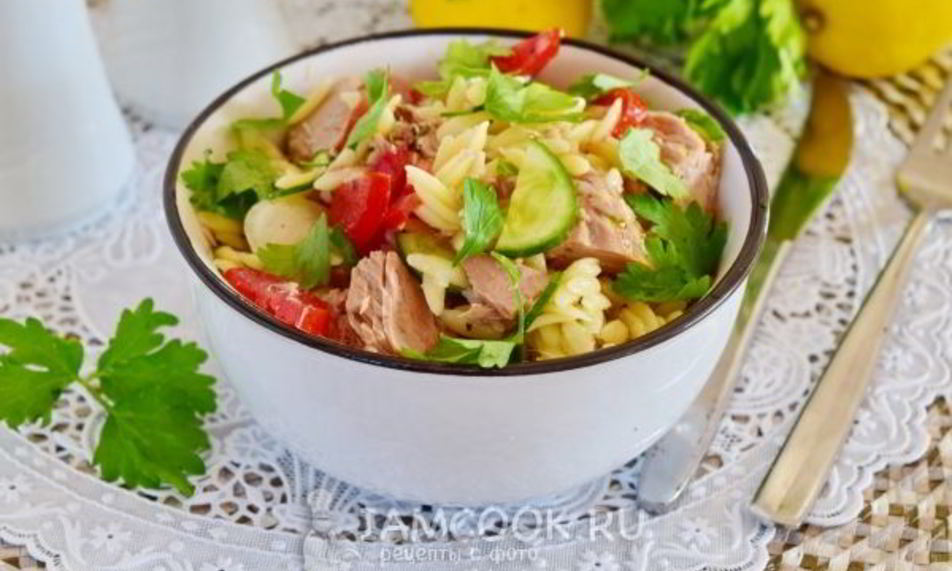 Рецепт салата из пасты орзо и консервированного тунца