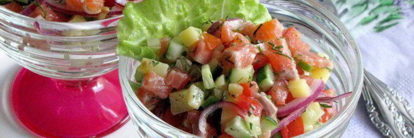 Салат из семги с овощами