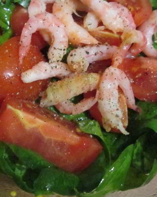 Салат из шпината и креветок