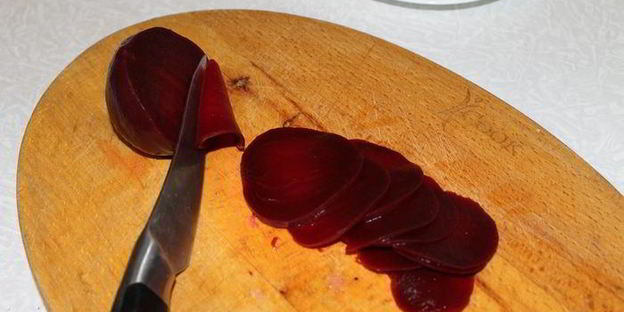 салат из свеклы с грейпфрутом и шпинатом