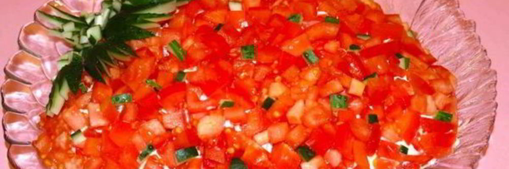 Салат Клубничка с грибами и курицей