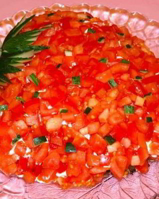 Салат Клубничка с грибами и курицей