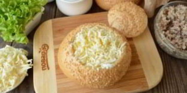 булочки, фаршированные салатом мимоза