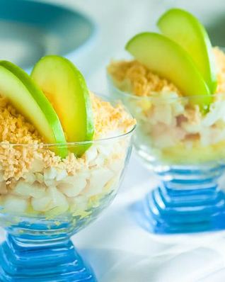 Салат Мимоза с копченой рыбой и с яблоком