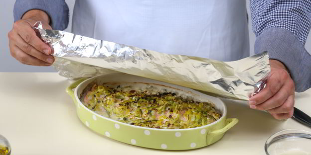 чавыча под шубой из лука-порея