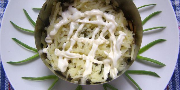 салат грибы под шубой