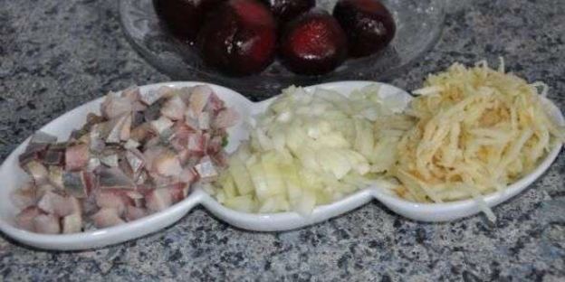 салат сельдь под шубой с яблоком