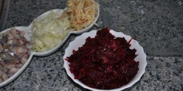 салат сельдь под шубой с яблоком