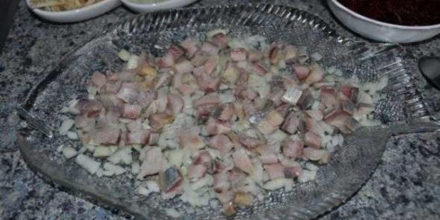 салат сельдь под шубой с яблоком