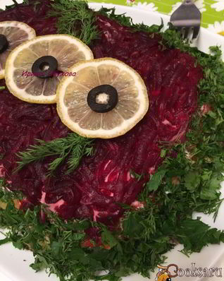 Селедка под шубой с хлебом