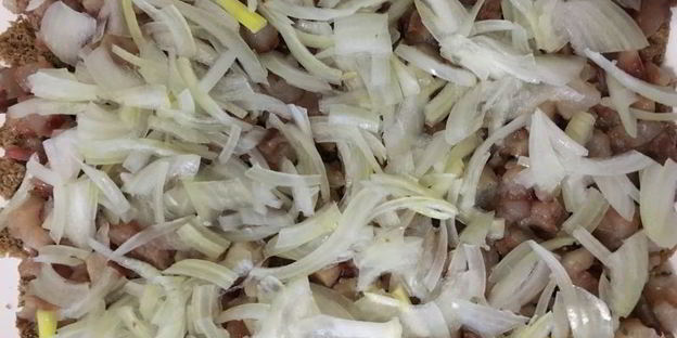 селедка под шубой с хлебом