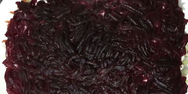 селедка под шубой с хлебом