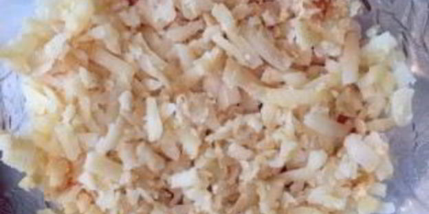 селедка под шубой с семгой и яблоком