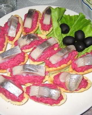 Селедка под шубой в тарталетках