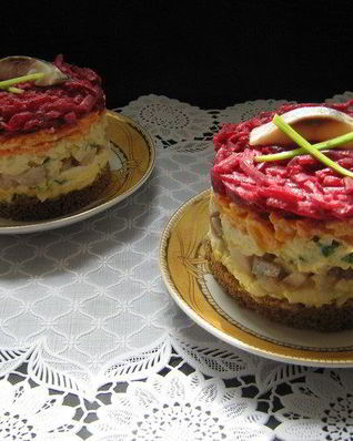 Селедочка под шубой на бородинском хлебушке