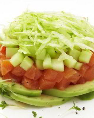 Семга под шубой с авокадо и айсбергом