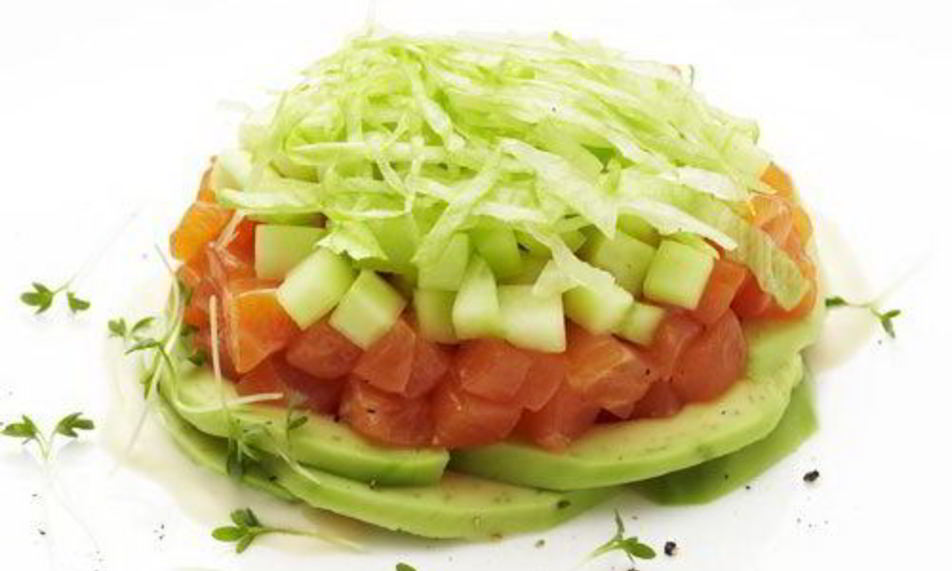 Рецепт семги под шубой с авокадо и айсбергом