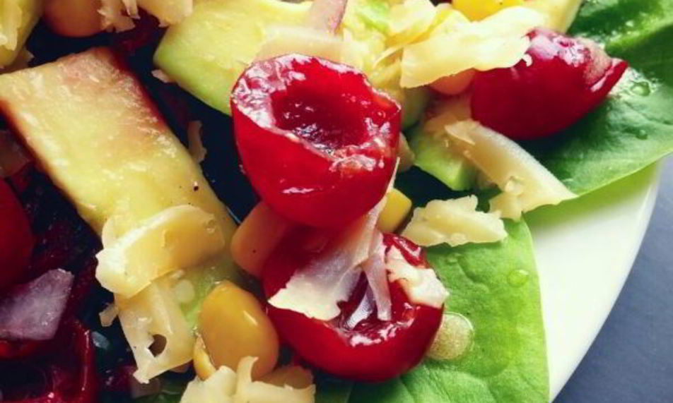 Рецепт салата с черешней, авокадо и свеклой по-корейски