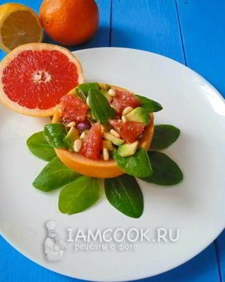 Салат с грейпфрутом и авокадо