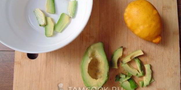 салат с грейпфрутом и авокадо