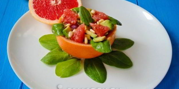 салат с грейпфрутом и авокадо