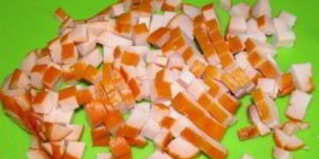 салат с копченой курицей и кукурузой