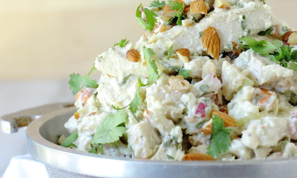 Рецепт салата с копченой курицей и сельдереем