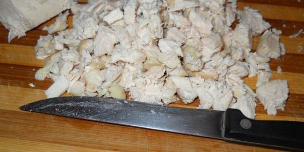 салат с курицей и авокадо