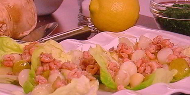 салат с лососем и креветками