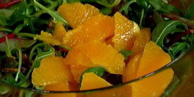 салат с мини-осьминожками