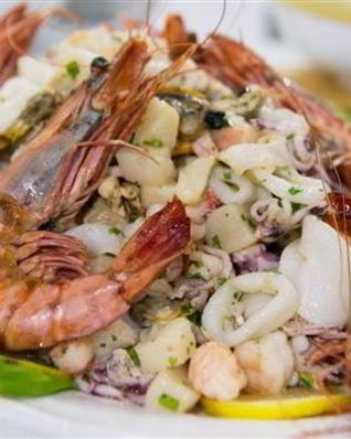 Салат с морепродуктами