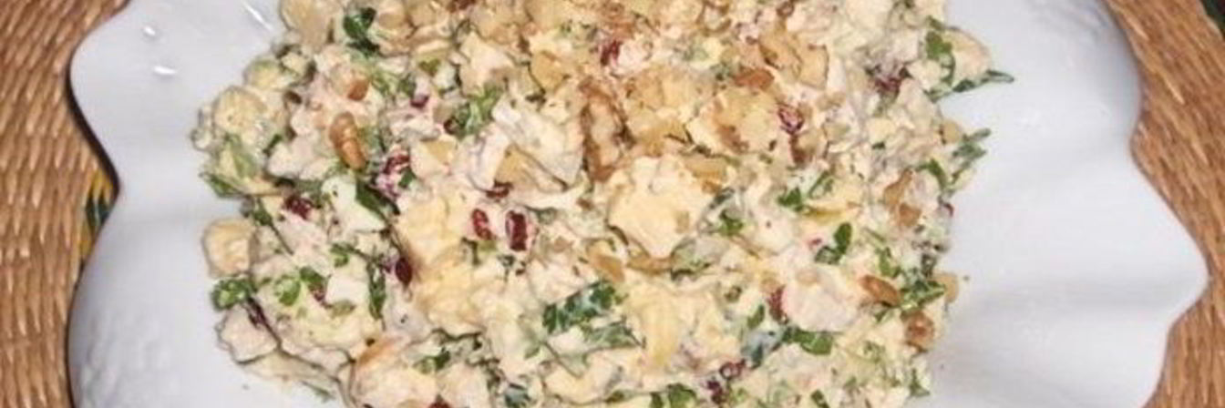 Салат с омлетом и ветчиной