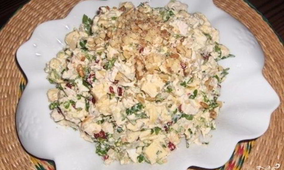 Рецепт салата с омлетом и ветчиной